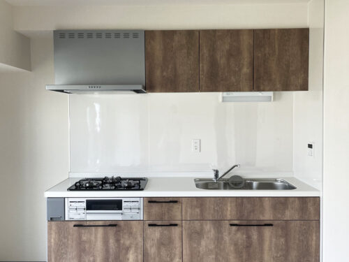 内装｜キッチン/3口ガスコンロ。