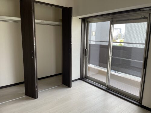 内装｜洋室4.5帖。収納はクローゼット。
