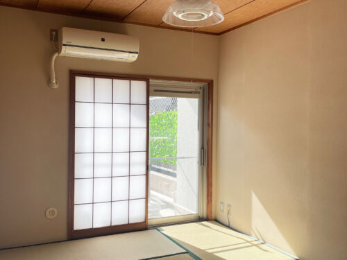 南向きルーフバルコニーに面した和室６畳。くつろげる空間です。(内装)