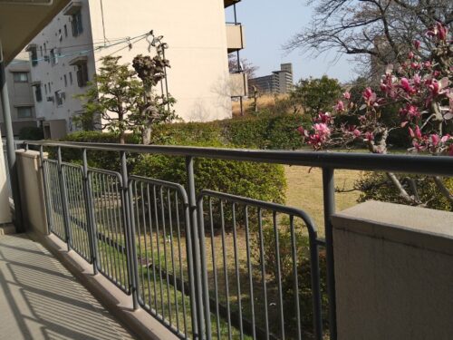 内装：バルコニー/和室、LDKに面した南向きのワイドなバルコニー。
